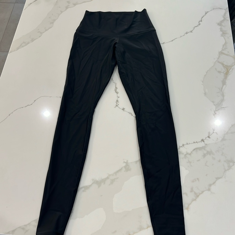 Lulu Lemon black leggings (shiny)